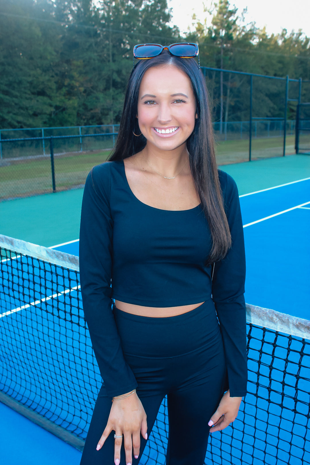 Fitted Silhouette Long Sleeve Top "Black"