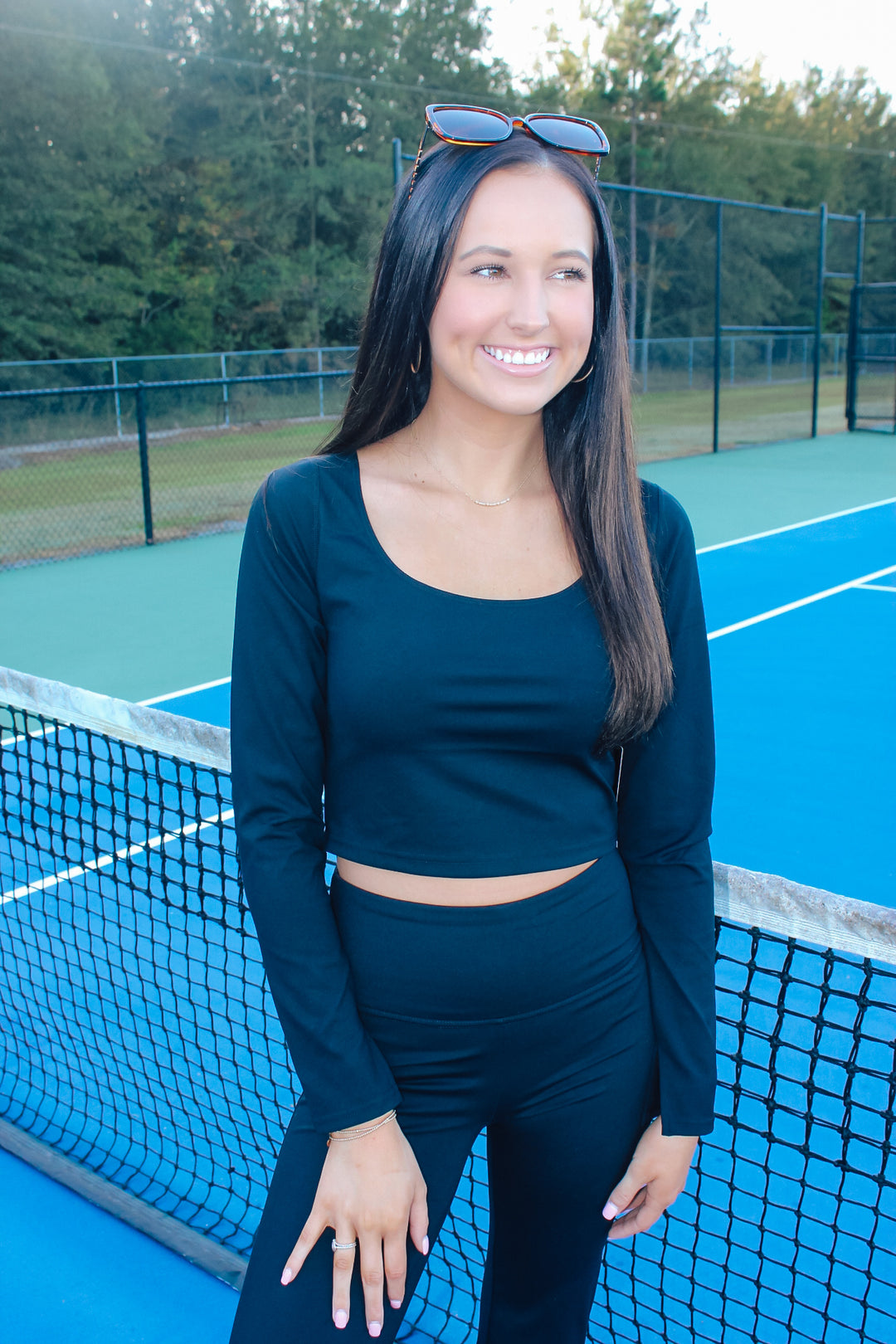 Fitted Silhouette Long Sleeve Top "Black"