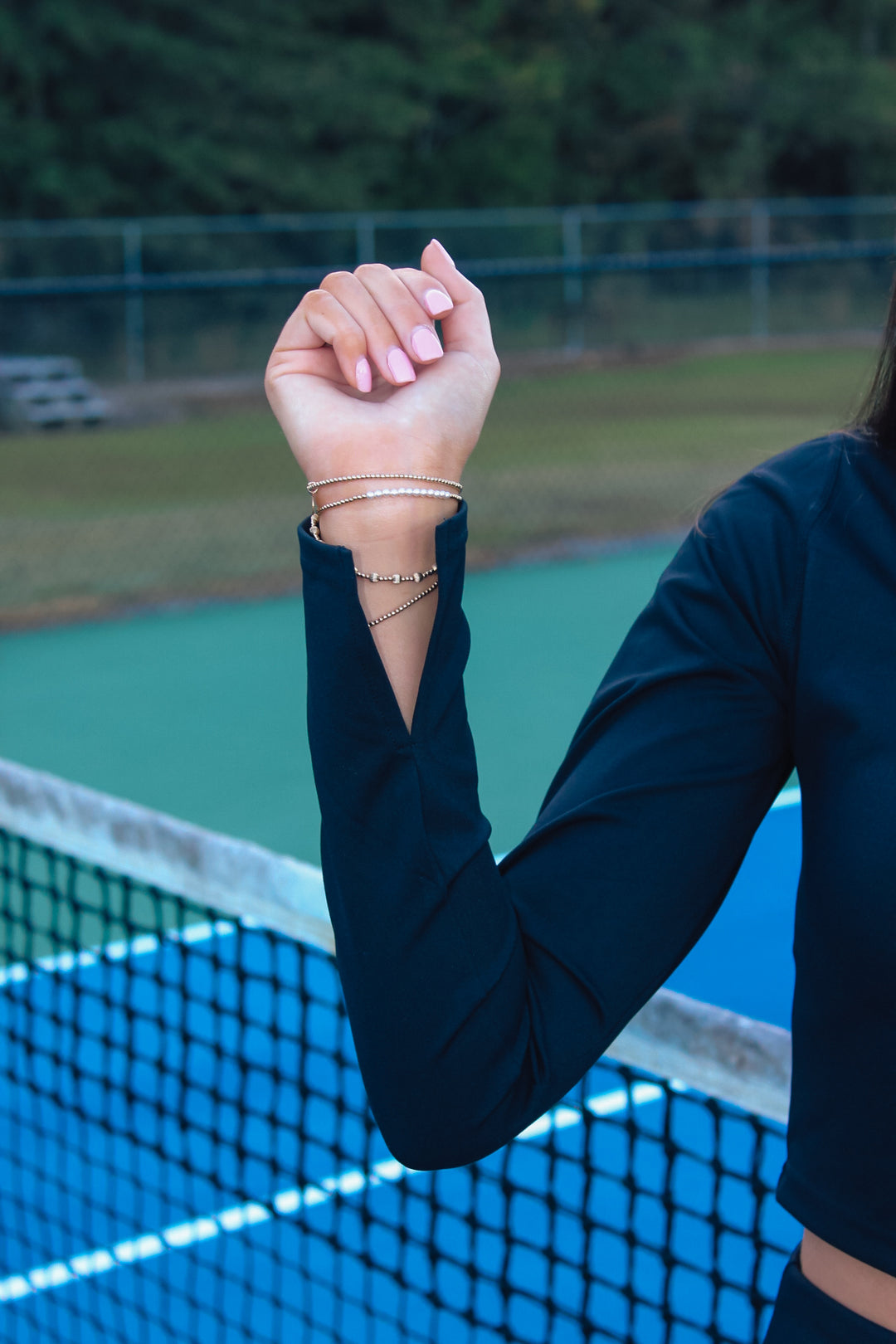 Fitted Silhouette Long Sleeve Top "Black"