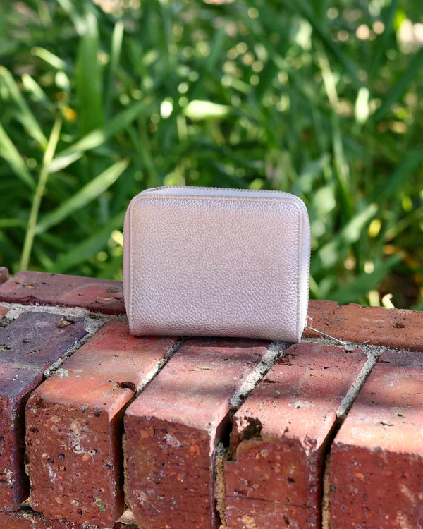 Caroline Hill - Blakely Wallet "Pearl"