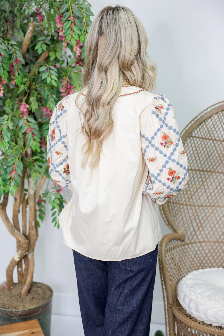 Embroidered 3/4 Sleeve Top "Ecru"