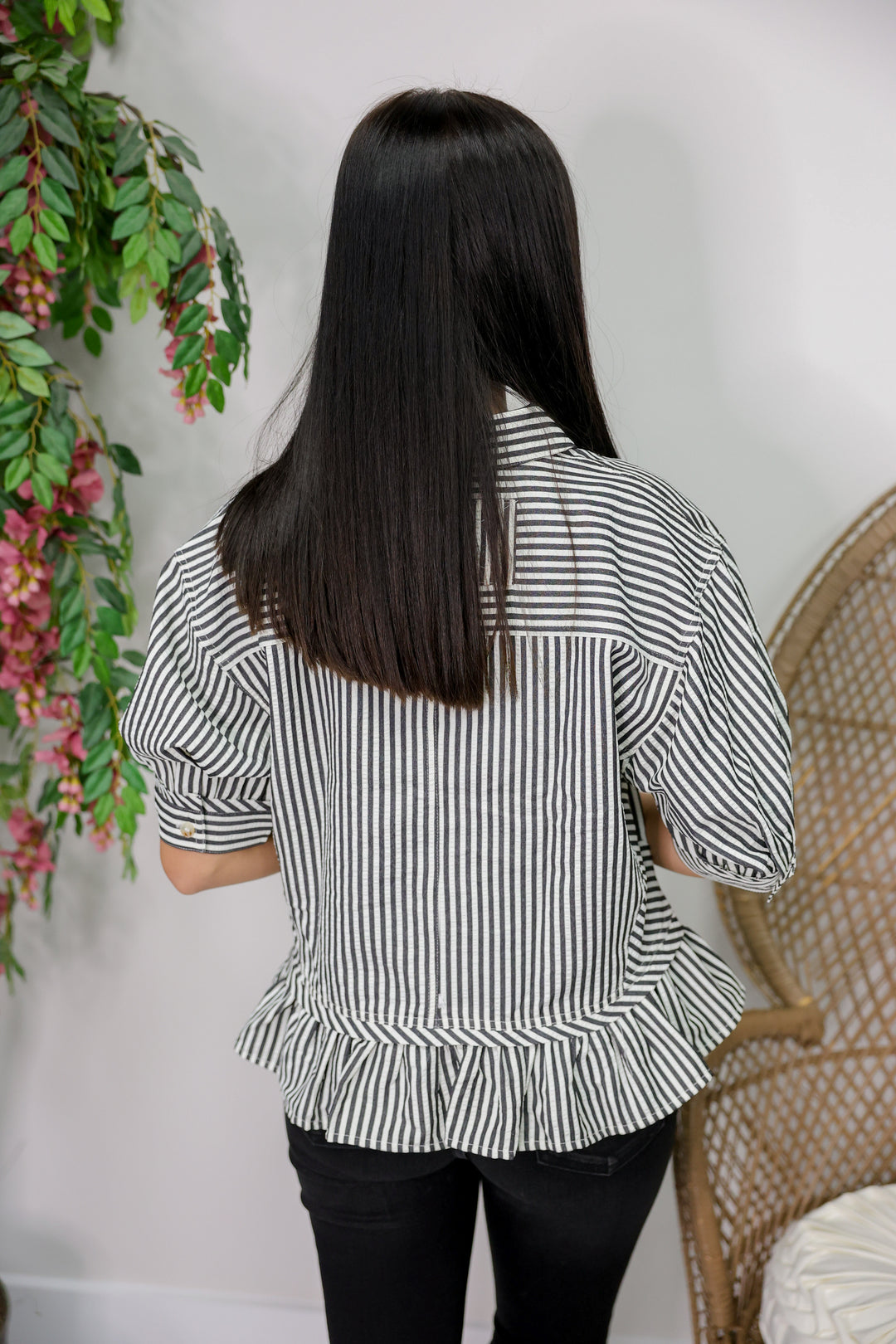 Stripe A Pose Top "Black"