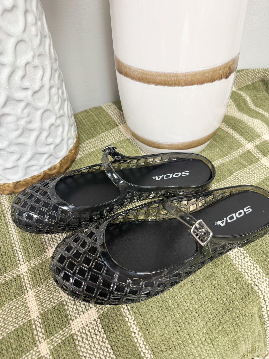 Soda - Slip On Jelly Flat "Black"