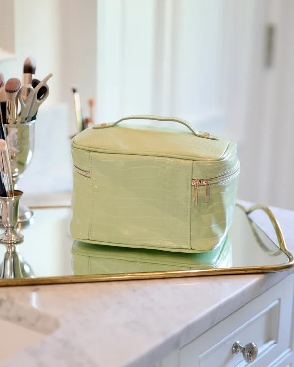 Caroline Hill - Hampton Train Case "Lime EC"