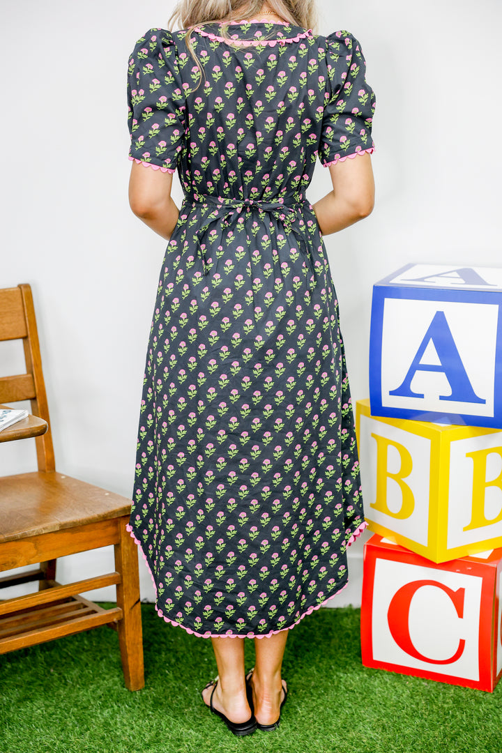 Breezy Bloom Midi Dress "Black"