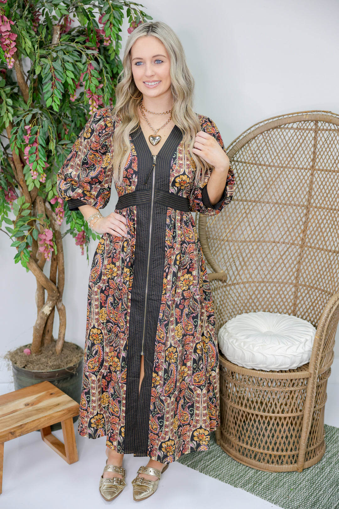 Paisley Print Puff Sleeve Midi Dress "Black"