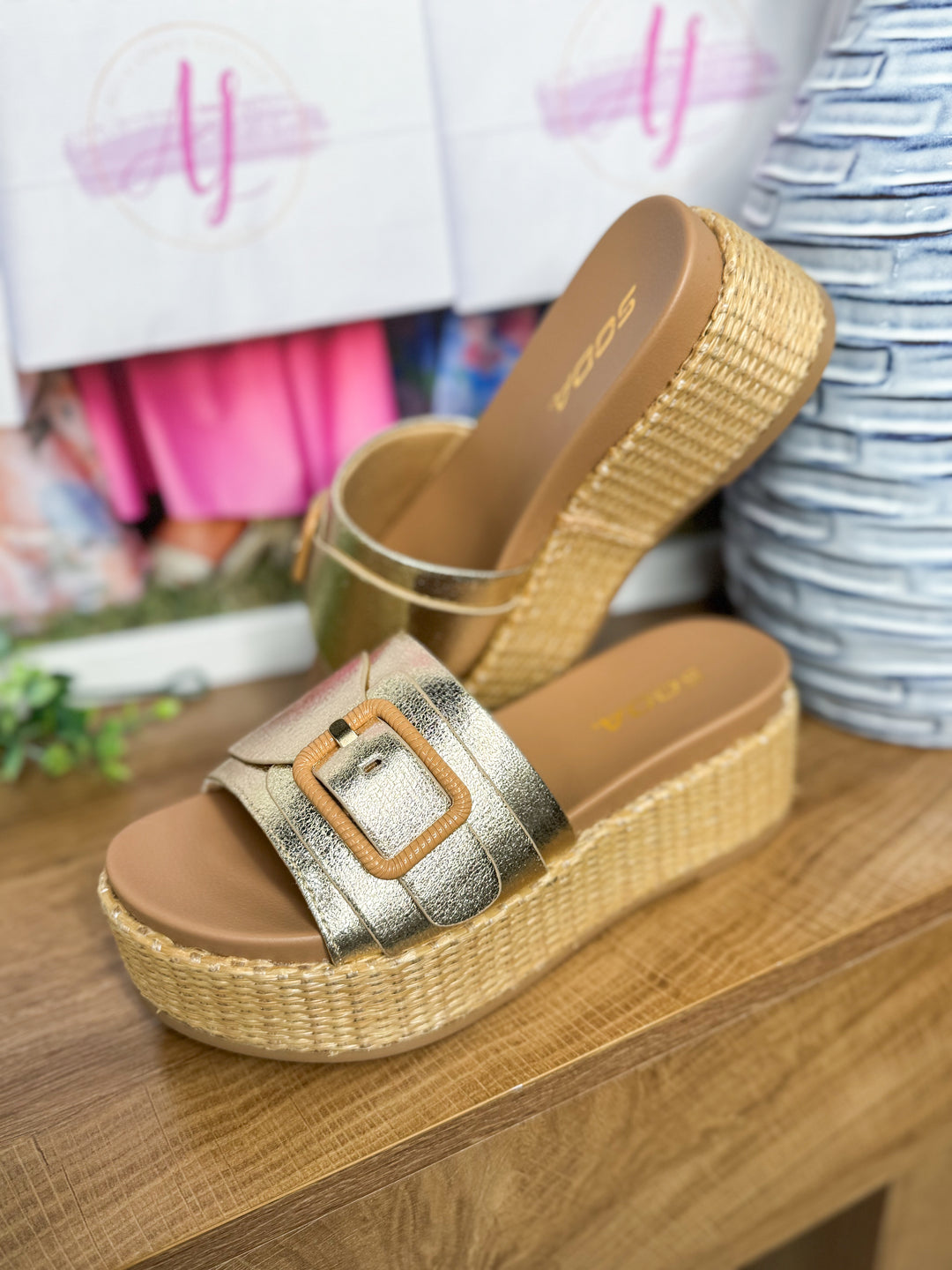 Lulah Platform Sandal "Gold"