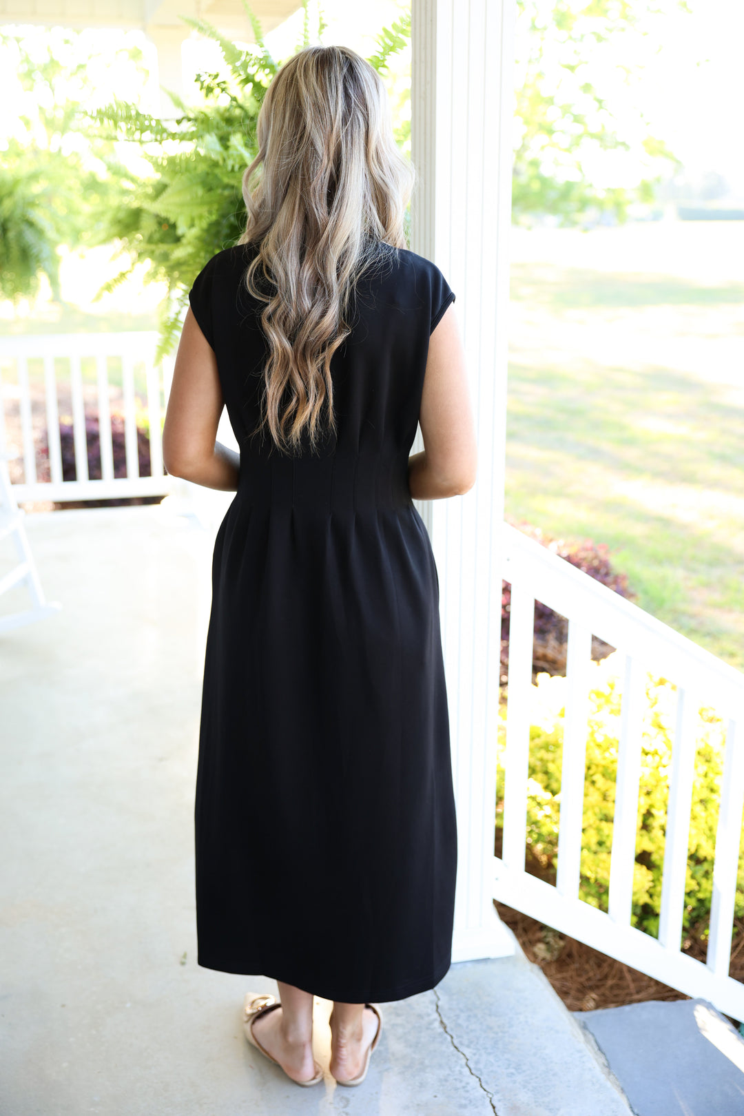 Solid Cap Sleeve W/ Pintuck Waist Midi Dress "Black"