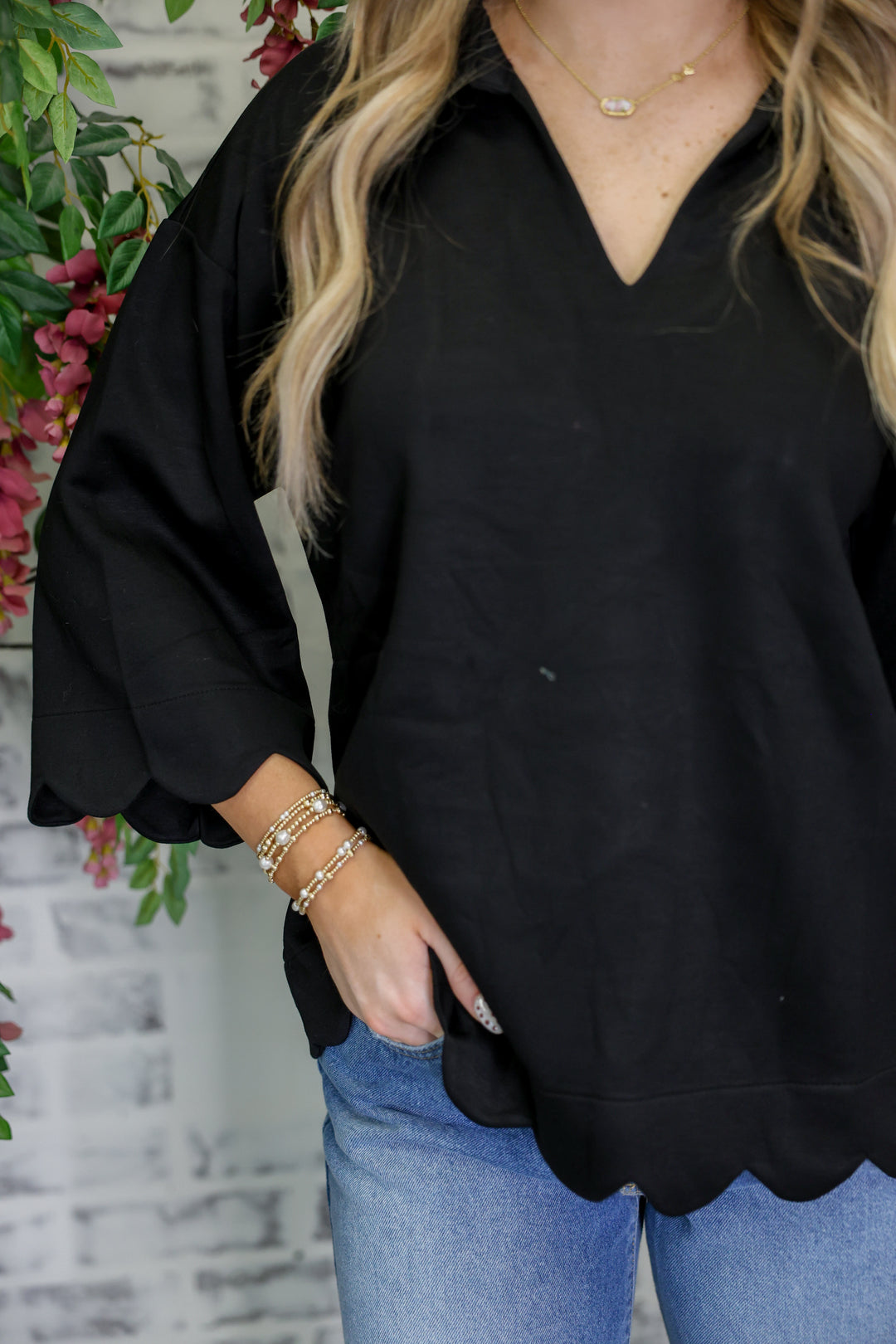 Butter Soft Scallop Edge Top "Black"