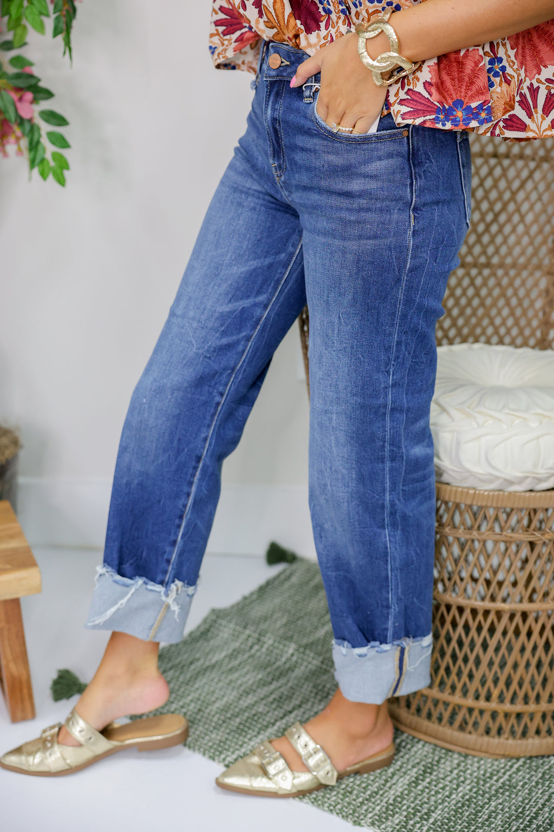 Risen - High Rise Crop Boyfriend Cuffed Jeans "Medium"