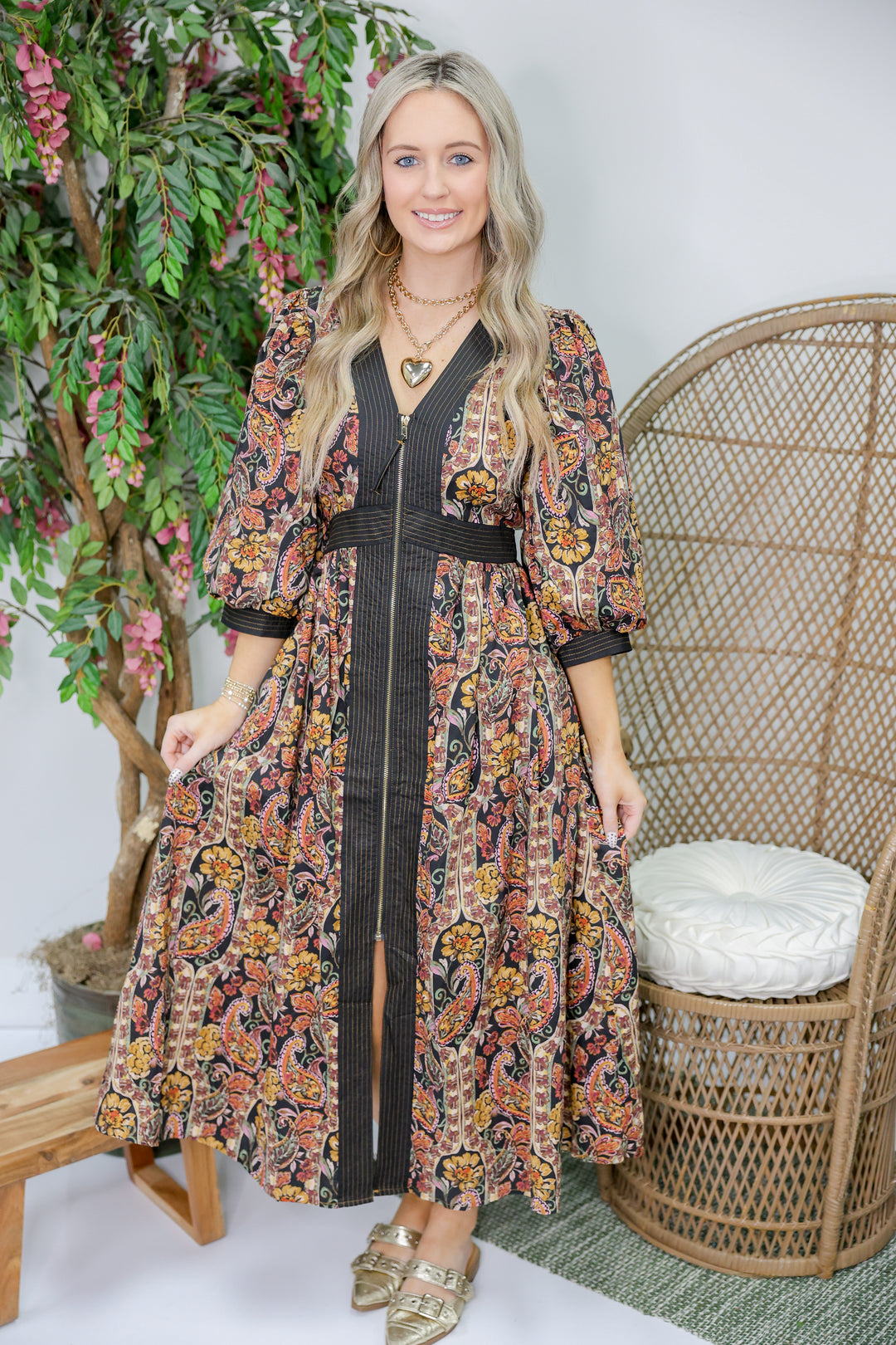Paisley Print Puff Sleeve Midi Dress "Black"