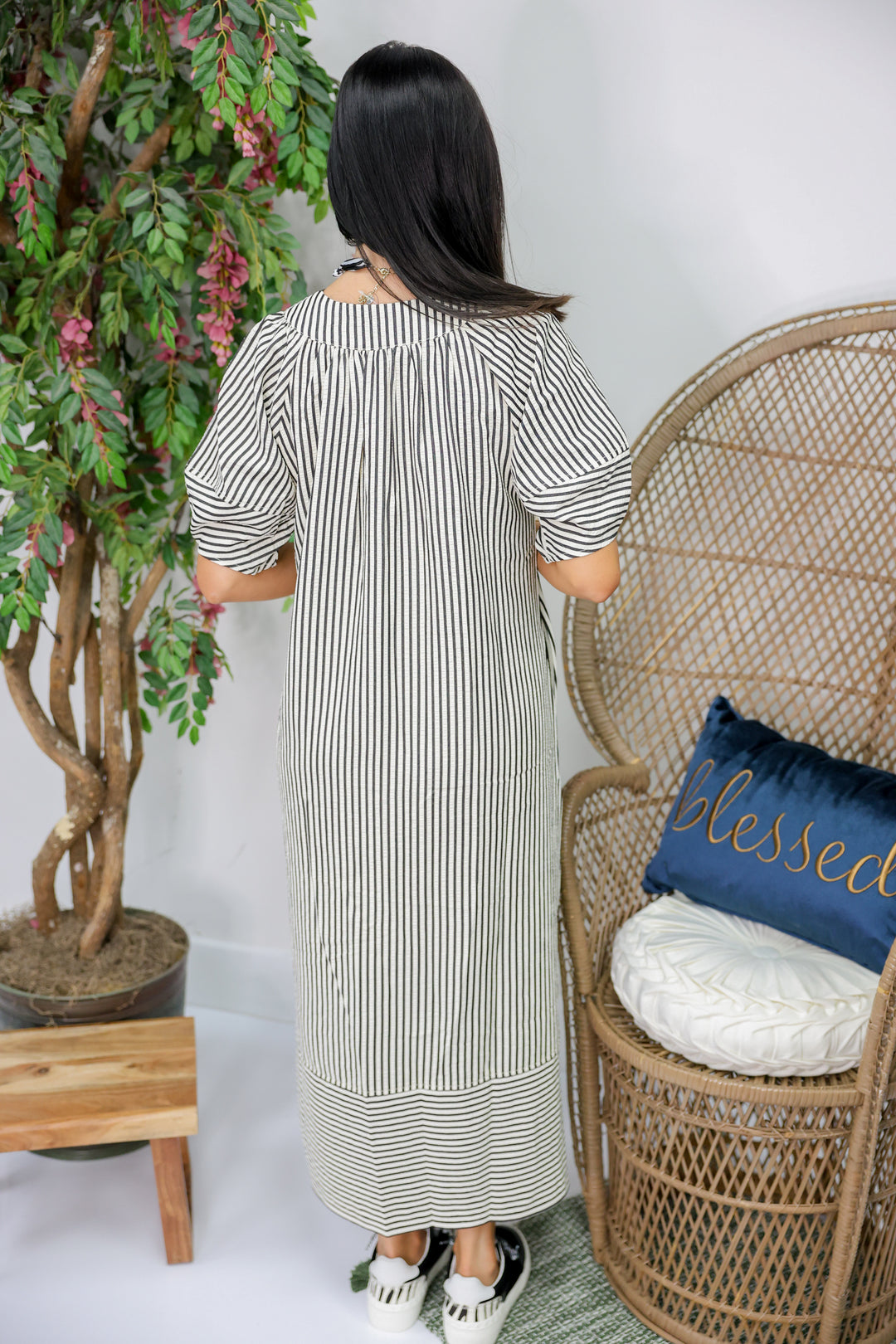 Stripe Pattern Midi Dress "Black"