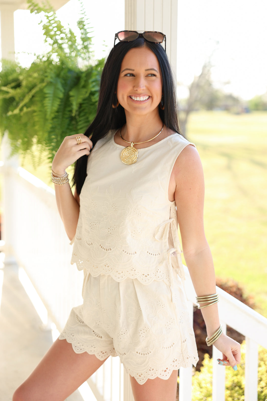 The Villages Linen Embroidered Set