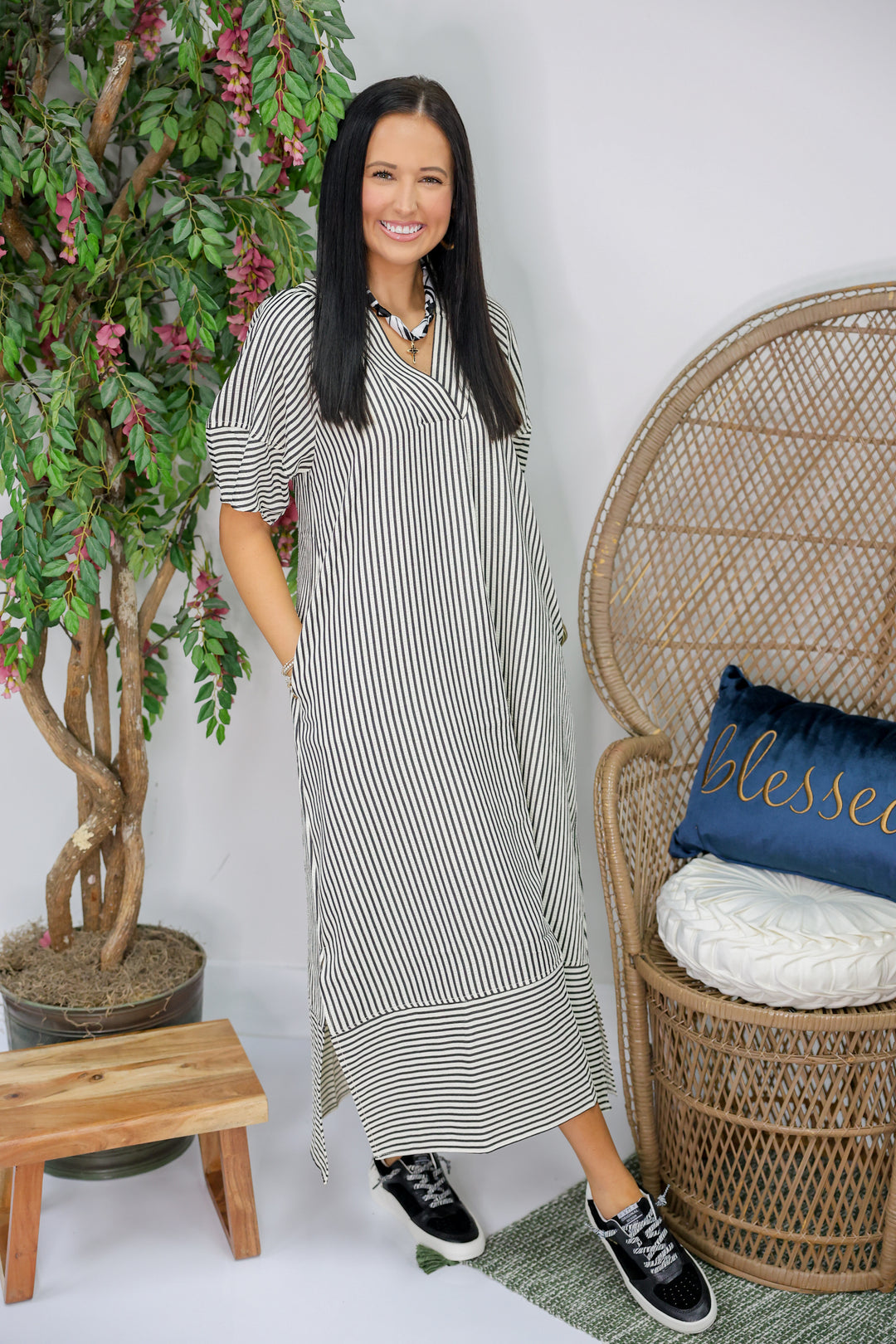 Stripe Pattern Midi Dress "Black"