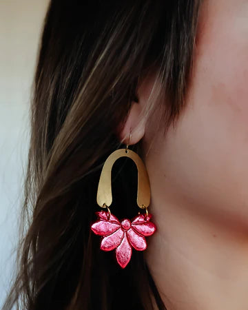 Arch Metallic Earring "Pink"
