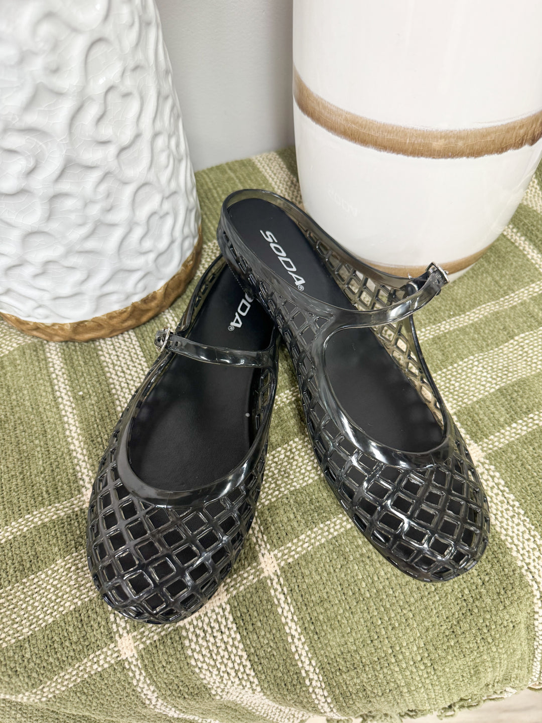 Soda - Slip On Jelly Flat "Black"