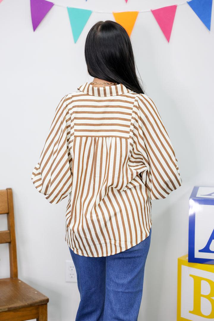 Stripe A Pose Top "Brown"