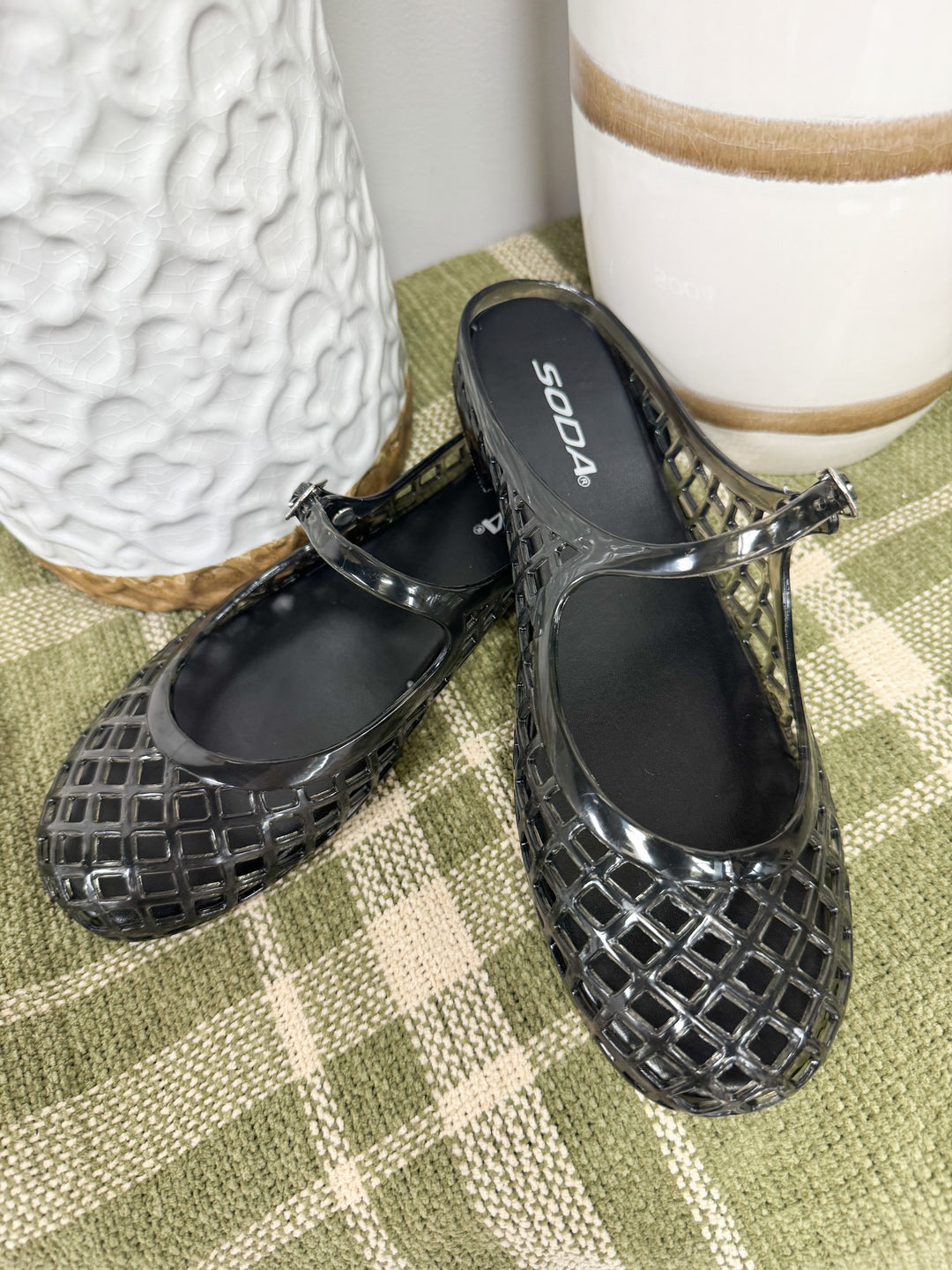 Soda - Slip On Jelly Flat "Black"