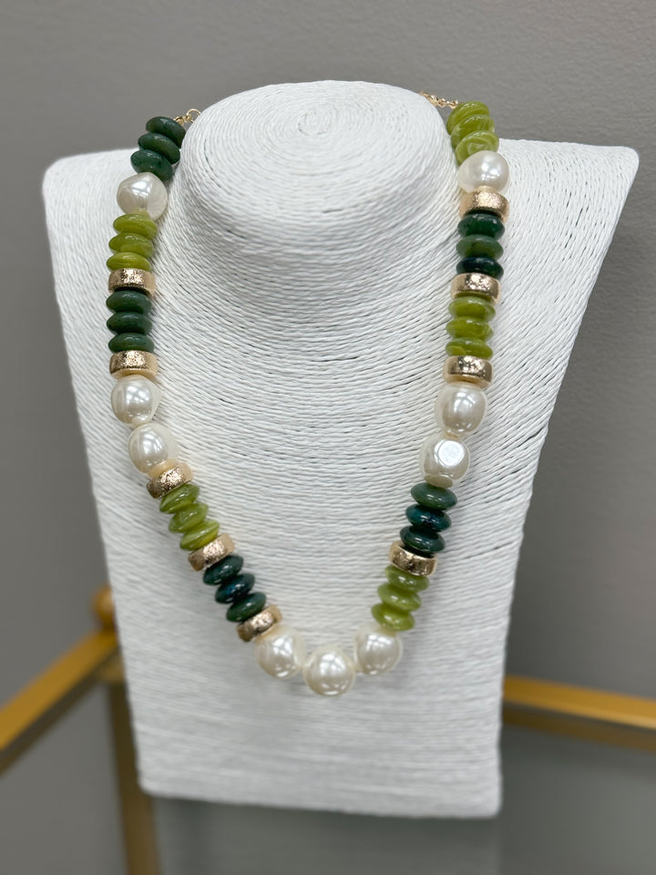 Blake Beaded Necklace "Olive/Pearl"