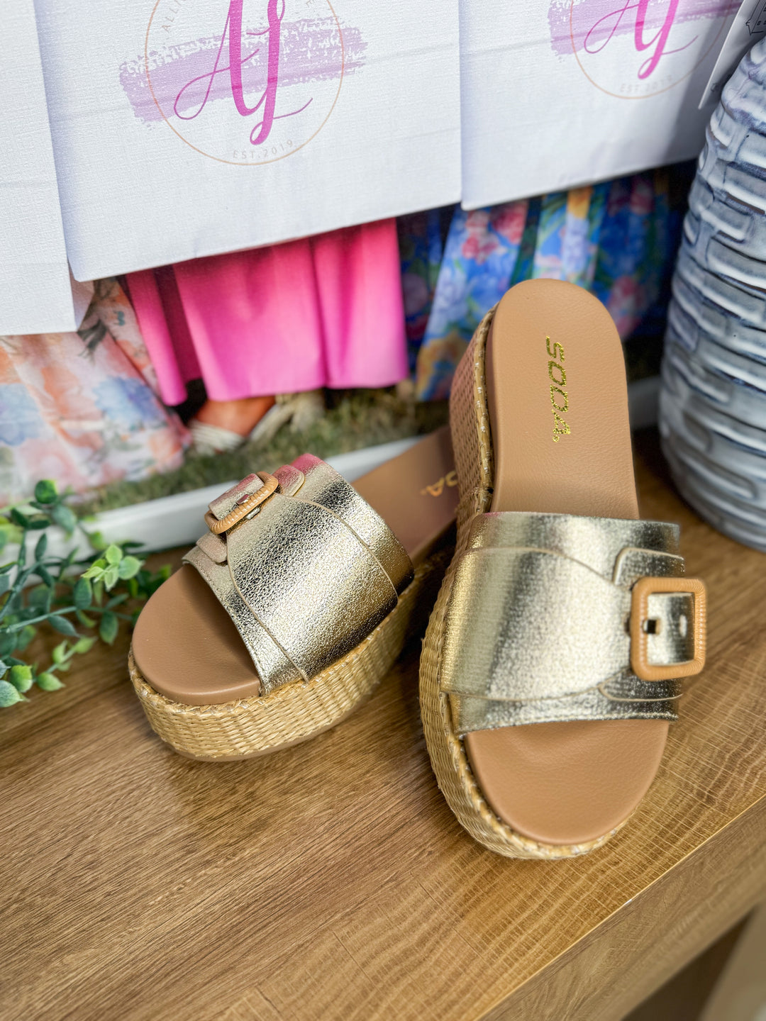 Lulah Platform Sandal "Gold"