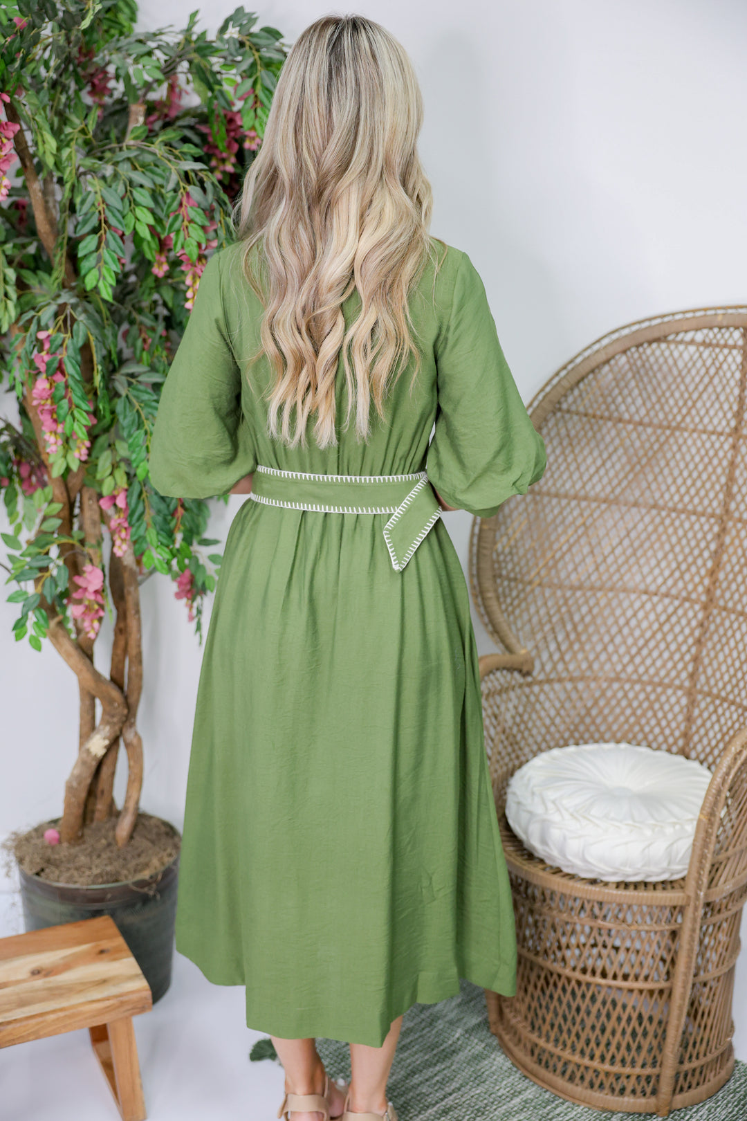 Anne Solid Short Puff Sleeve Midi Dress "Olive"