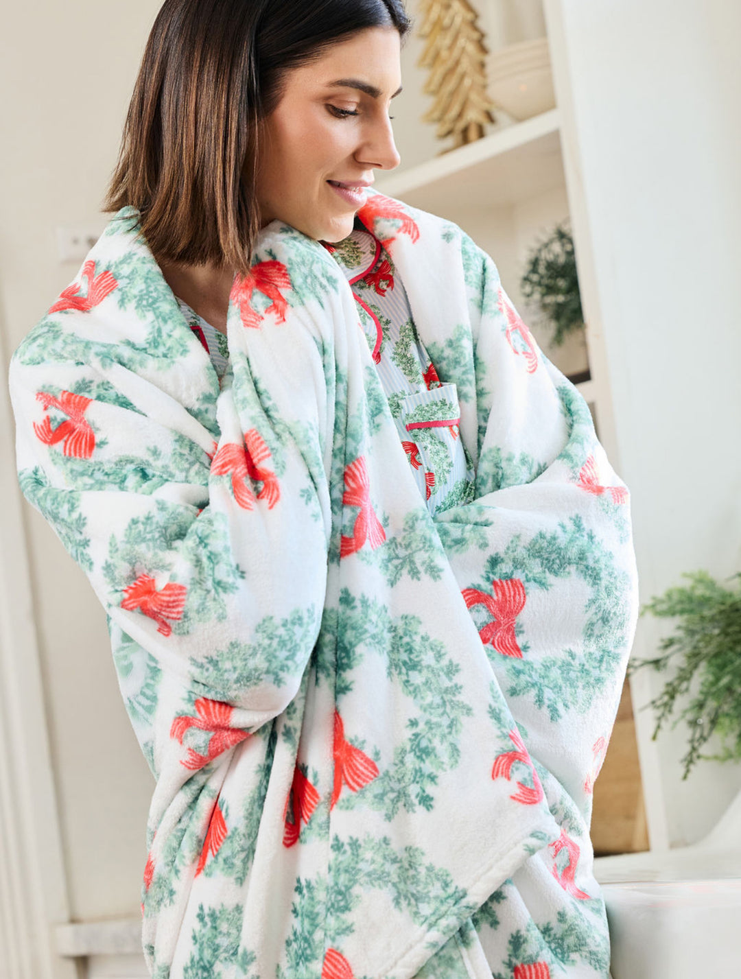 Mary Square - Fleece Blanket - Wreath & Ribbons