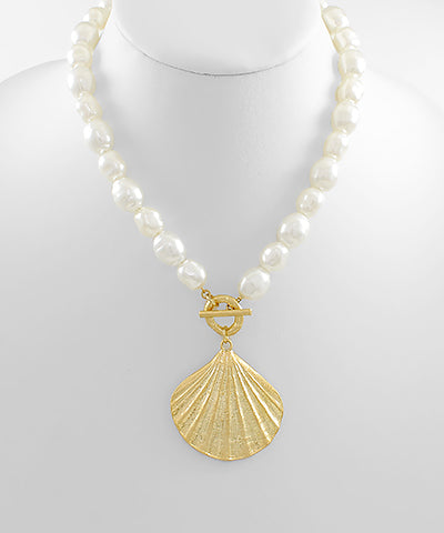 Pearl/Seashell Necklace