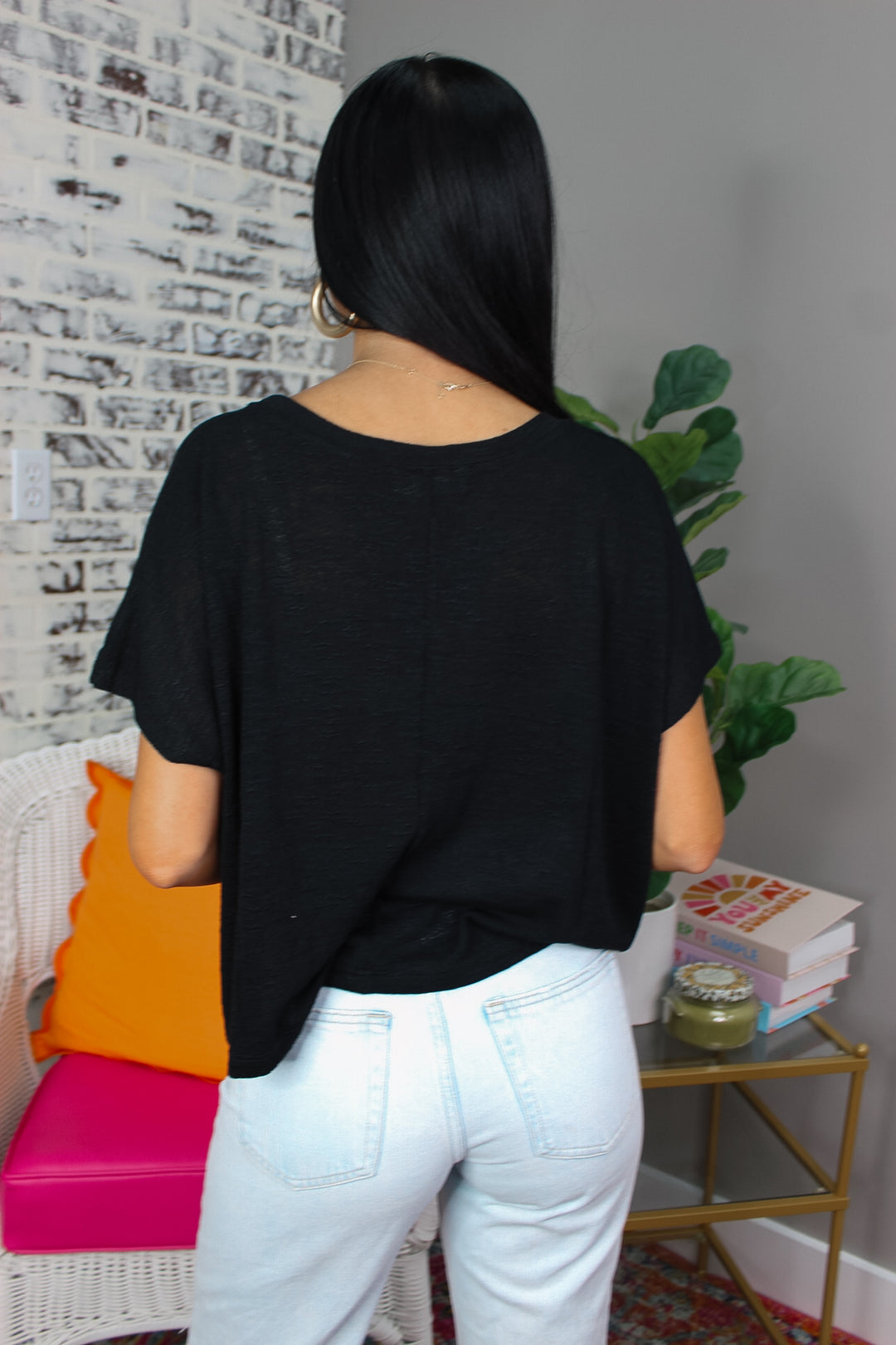 Round Neck Slub Hacci Cropped Top "Black"