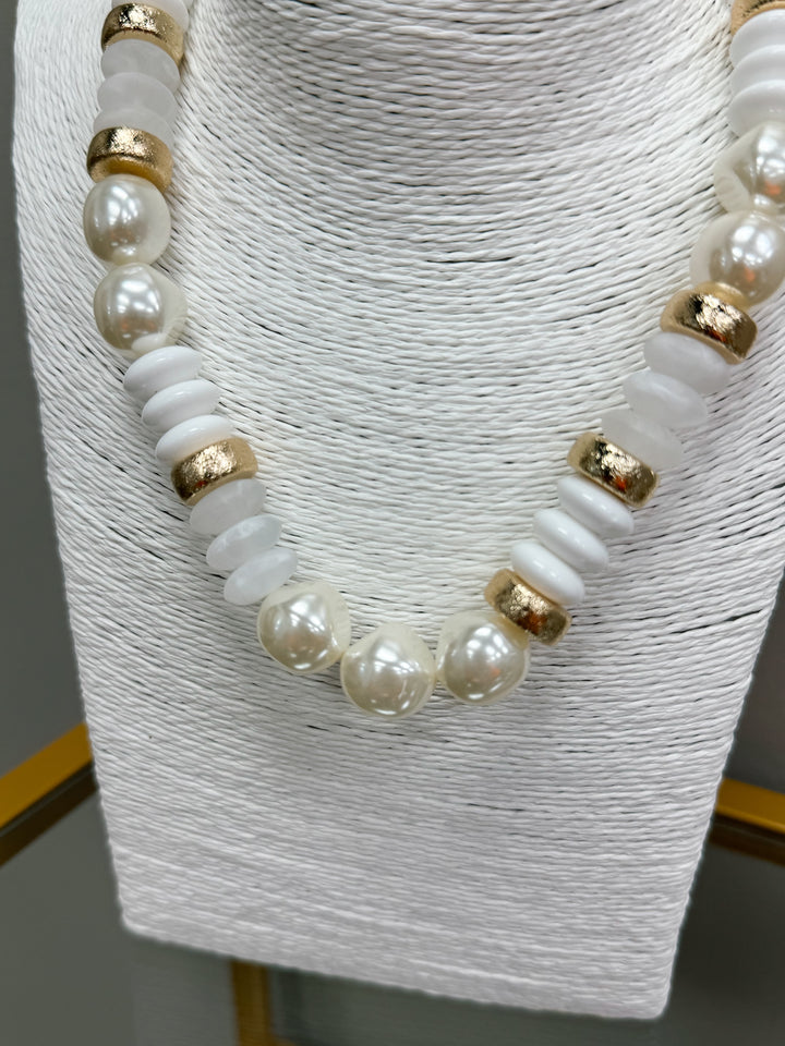 Blake Beaded Necklace "White/Pearl"