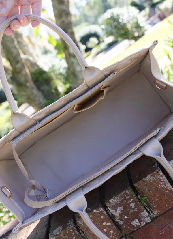 Caroline Hill - Niall Tote "Nude Quilted DQ"