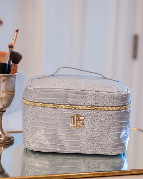 Caroline Hill - Hampton Train Case "Baby Blue EC"